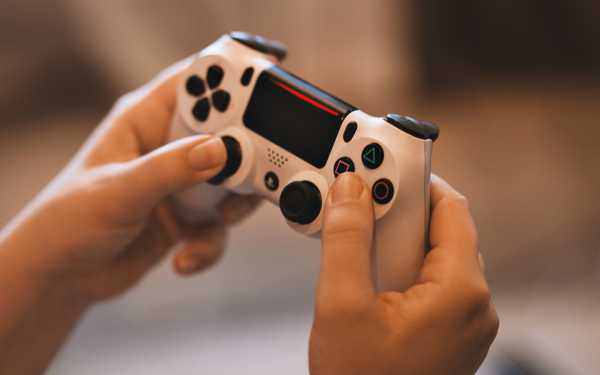 Handing holding gaming remote