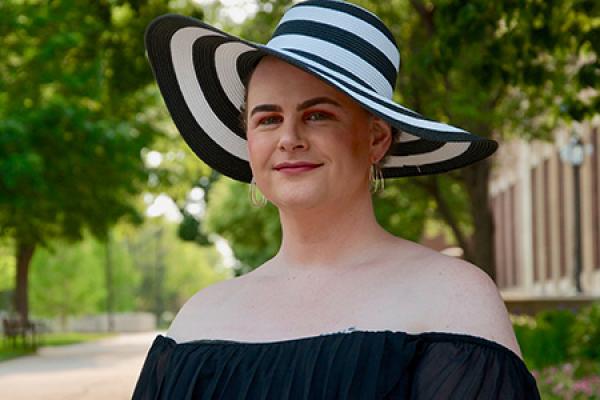 Ava Winter in a sunhat